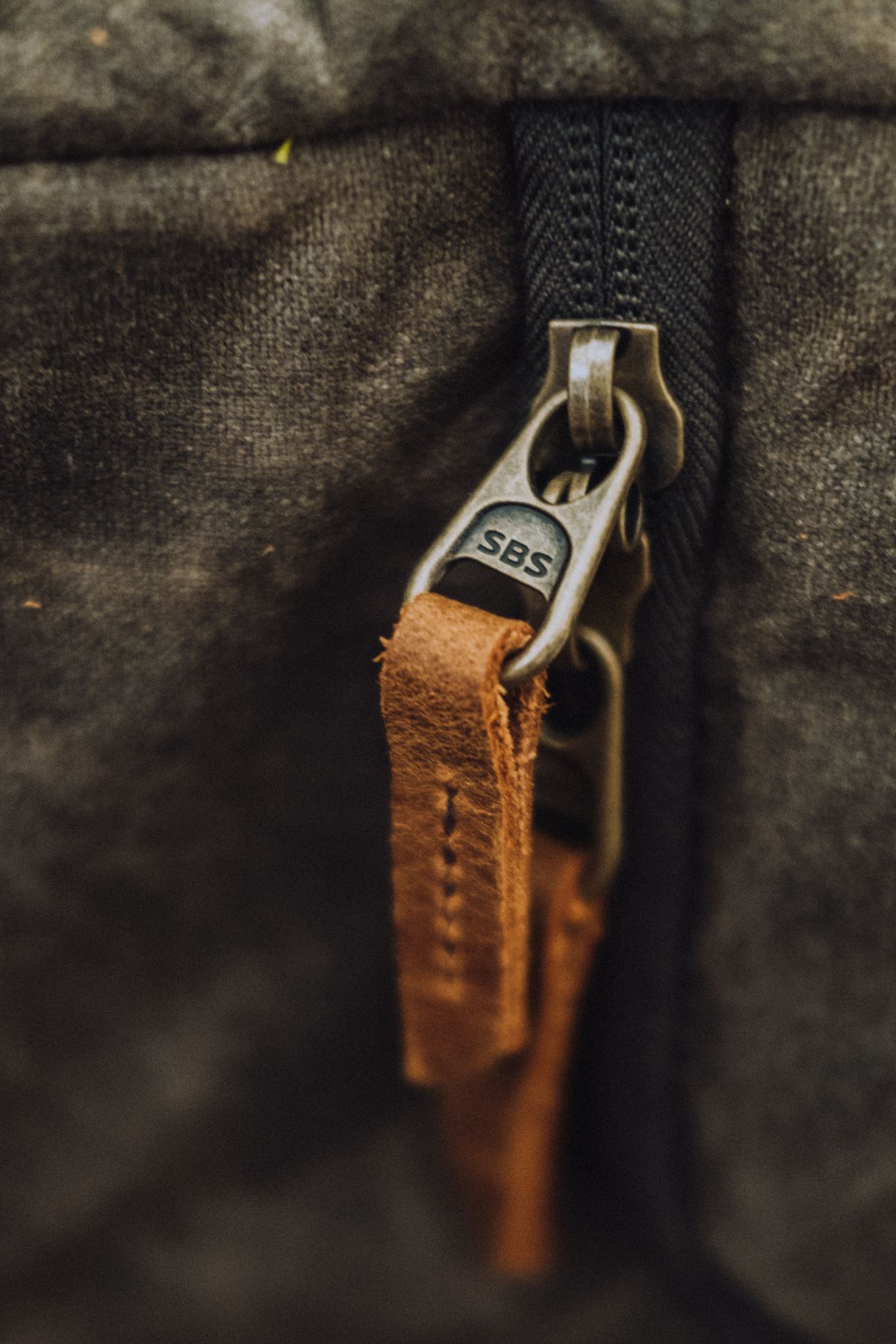 Zippers, Feet and Strap Anchors: Why Handbags Fail Where You Don't Expect